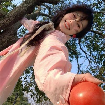 邻家女孩封面